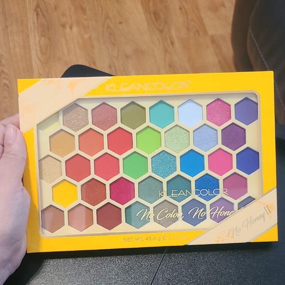 Kleancolor No Honey Eyeshadow Palette
